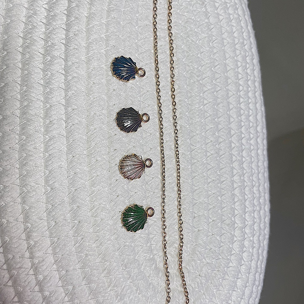 NECKLACE - Picture 2 of 5